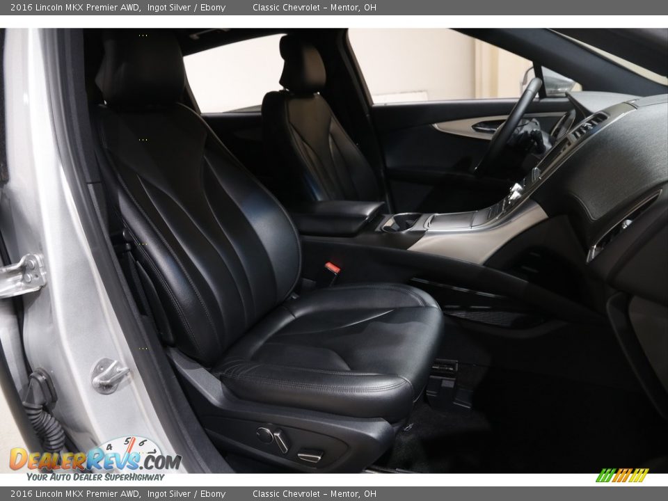 Front Seat of 2016 Lincoln MKX Premier AWD Photo #19