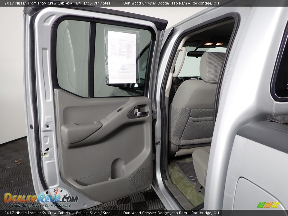2017 Nissan Frontier SV Crew Cab 4x4 Brilliant Silver / Steel Photo #20
