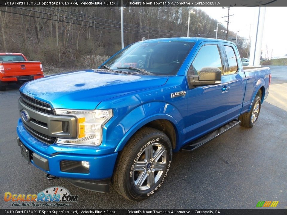 Front 3/4 View of 2019 Ford F150 XLT Sport SuperCab 4x4 Photo #6