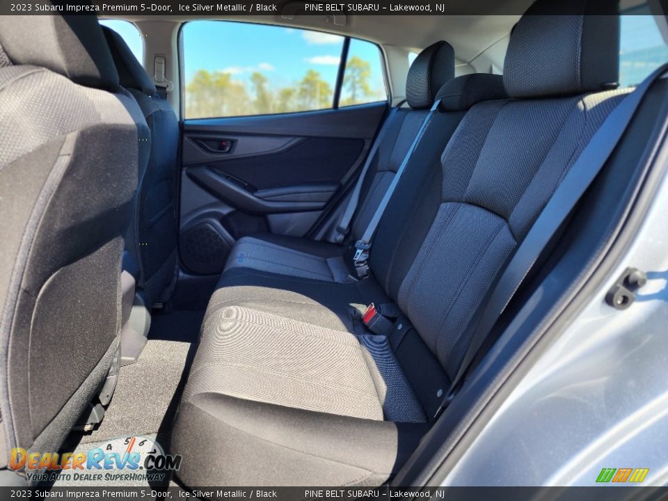 2023 Subaru Impreza Premium 5-Door Ice Silver Metallic / Black Photo #7