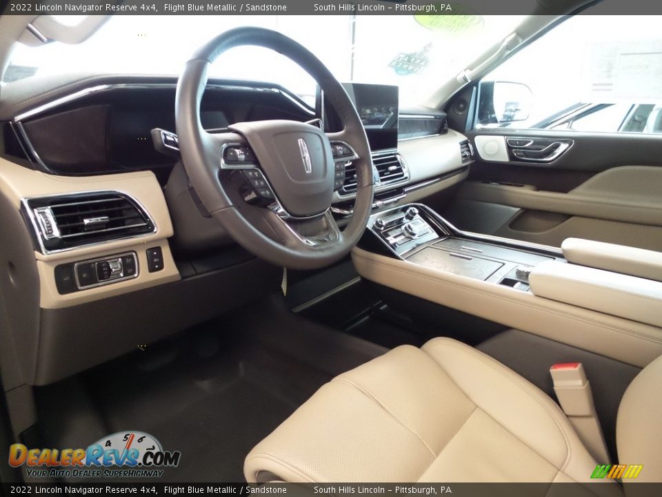 Front Seat of 2022 Lincoln Navigator Reserve 4x4 Photo #18