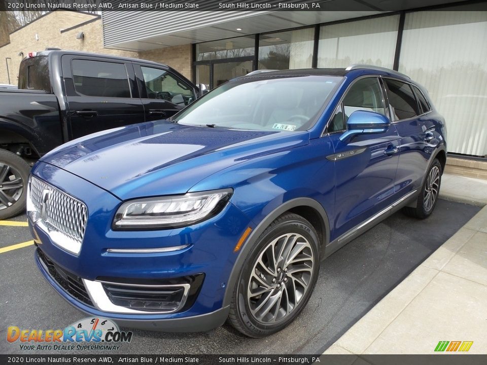 Front 3/4 View of 2020 Lincoln Nautilus Reserve AWD Photo #1
