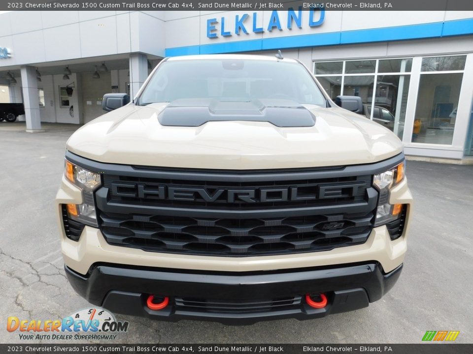 2023 Chevrolet Silverado 1500 Custom Trail Boss Crew Cab 4x4 Sand Dune Metallic / Jet Black Photo #3