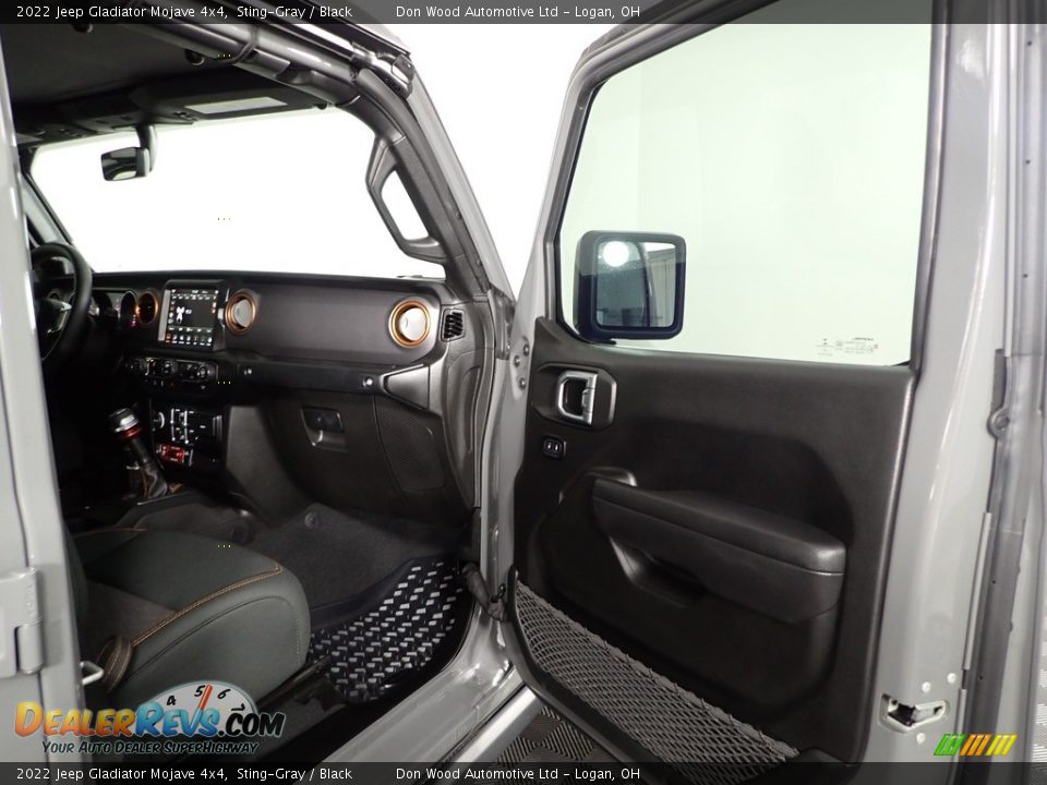 2022 Jeep Gladiator Mojave 4x4 Sting-Gray / Black Photo #26