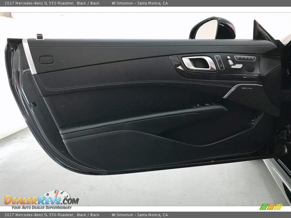 Door Panel of 2017 Mercedes-Benz SL 550 Roadster Photo #23