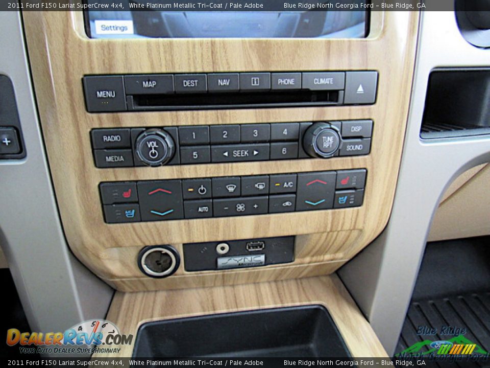 2011 Ford F150 Lariat SuperCrew 4x4 White Platinum Metallic Tri-Coat / Pale Adobe Photo #19