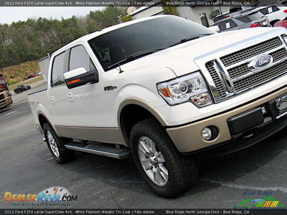 2011 Ford F150 Lariat SuperCrew 4x4 White Platinum Metallic Tri-Coat / Pale Adobe Photo #26