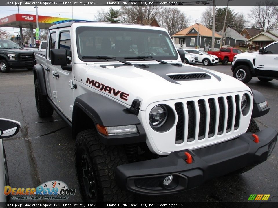 2021 Jeep Gladiator Mojave 4x4 Bright White / Black Photo #5