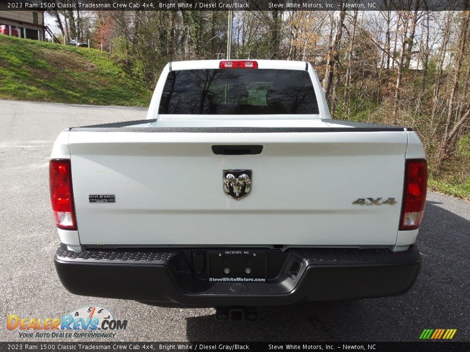 2023 Ram 1500 Classic Tradesman Crew Cab 4x4 Bright White / Diesel Gray/Black Photo #7