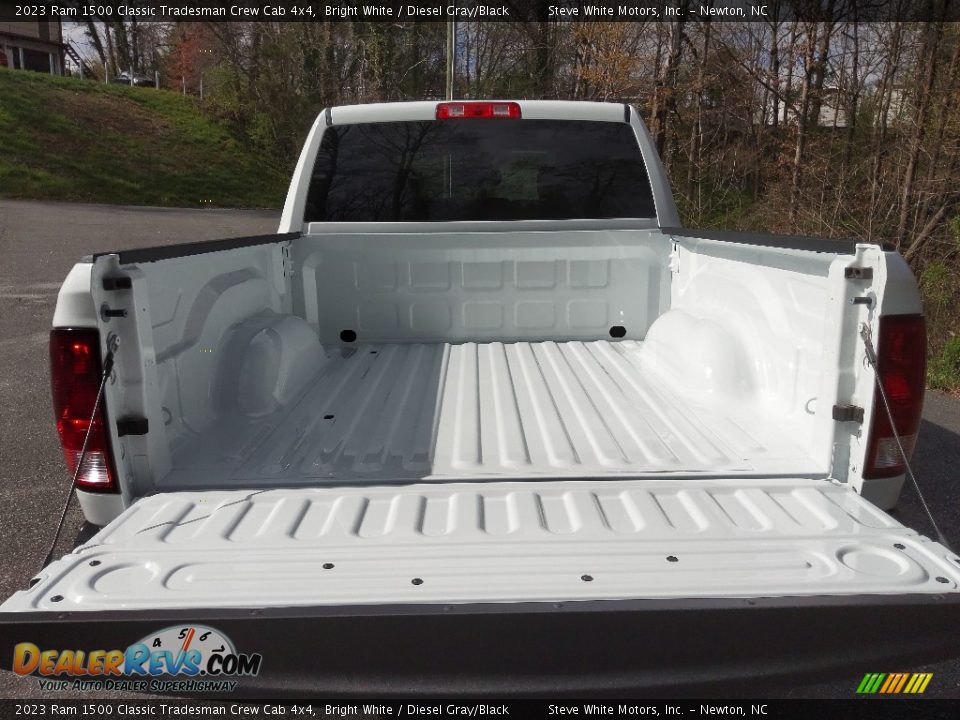 2023 Ram 1500 Classic Tradesman Crew Cab 4x4 Bright White / Diesel Gray/Black Photo #8