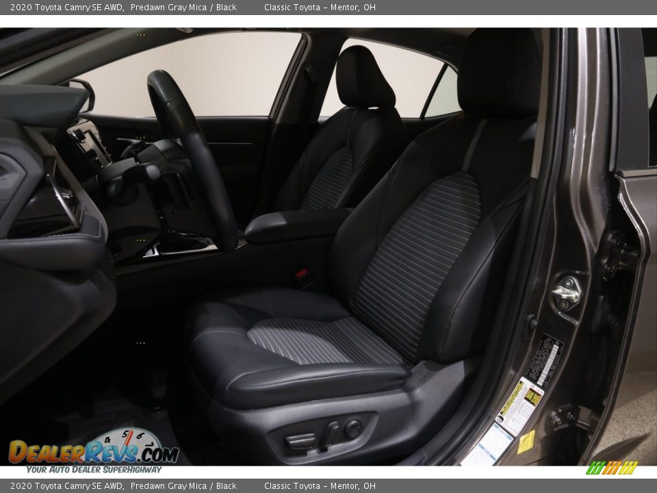 2020 Toyota Camry SE AWD Predawn Gray Mica / Black Photo #5