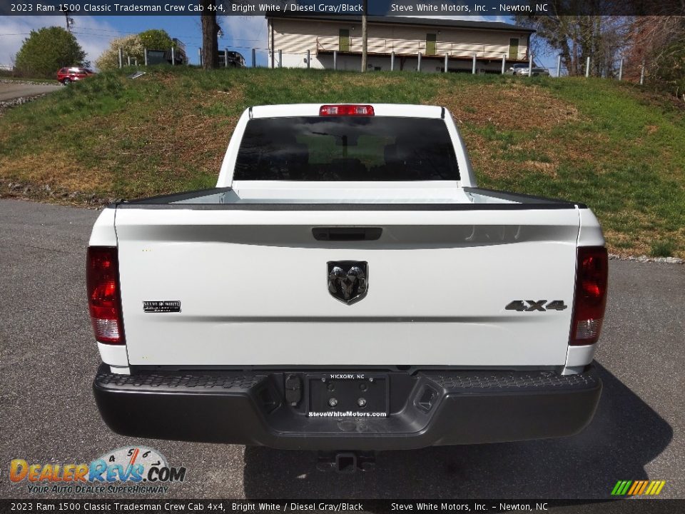 2023 Ram 1500 Classic Tradesman Crew Cab 4x4 Bright White / Diesel Gray/Black Photo #7