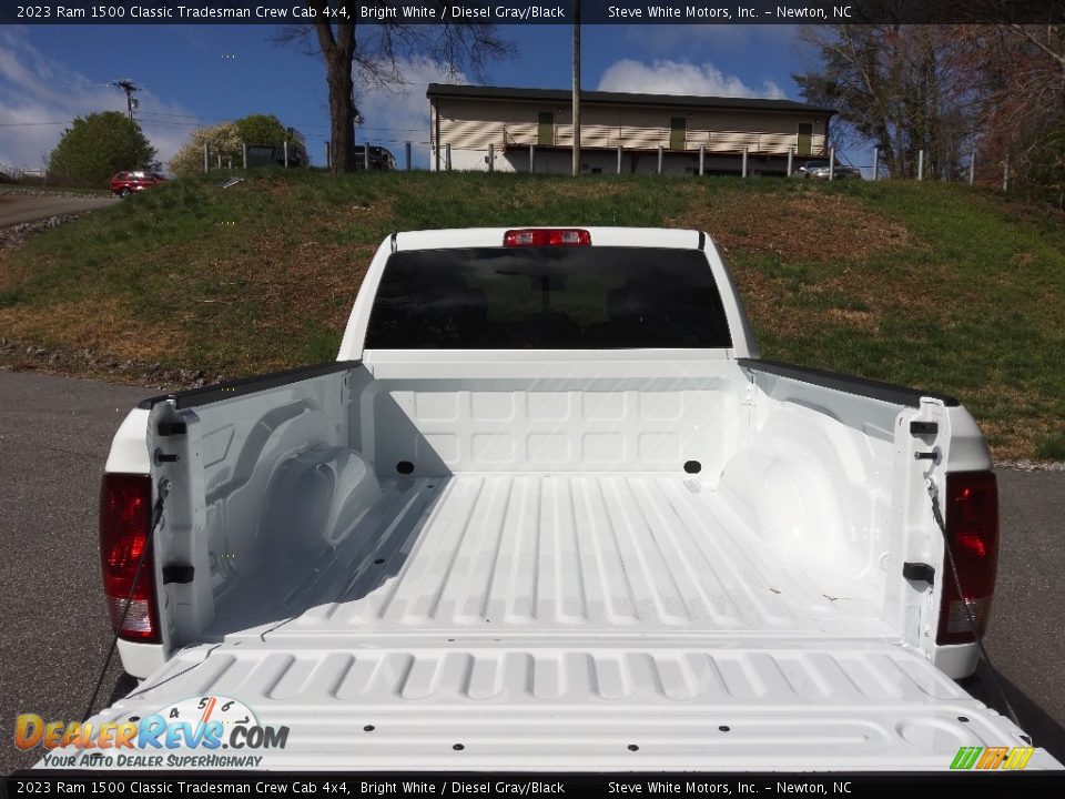 2023 Ram 1500 Classic Tradesman Crew Cab 4x4 Bright White / Diesel Gray/Black Photo #8