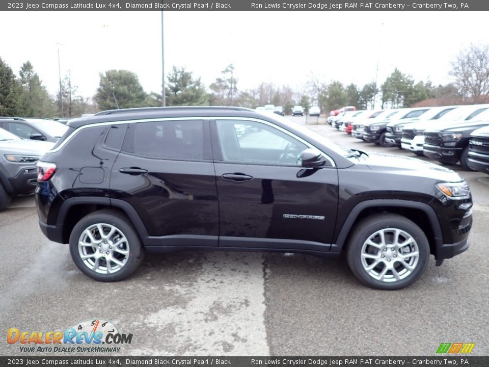 2023 Jeep Compass Latitude Lux 4x4 Diamond Black Crystal Pearl / Black Photo #6