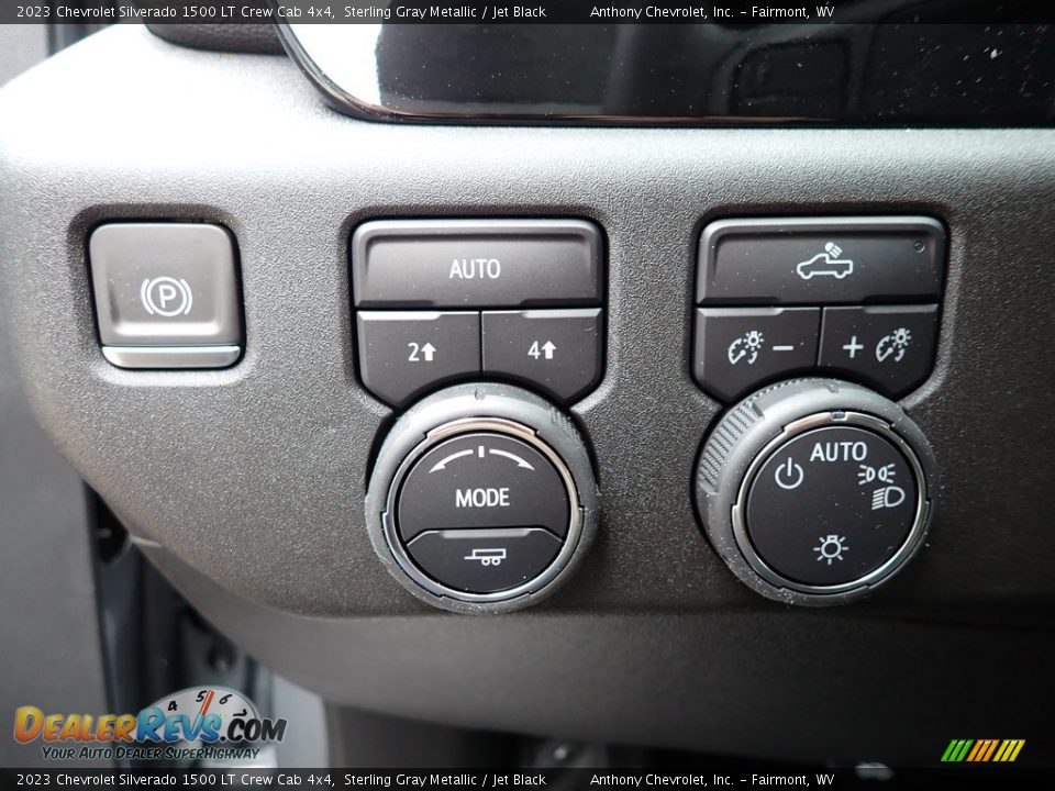 Controls of 2023 Chevrolet Silverado 1500 LT Crew Cab 4x4 Photo #17