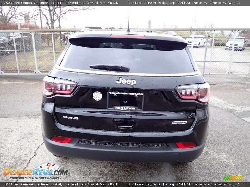 2023 Jeep Compass Latitude Lux 4x4 Diamond Black Crystal Pearl / Black Photo #4