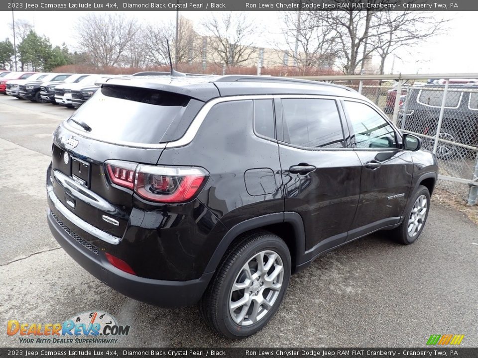 2023 Jeep Compass Latitude Lux 4x4 Diamond Black Crystal Pearl / Black Photo #5