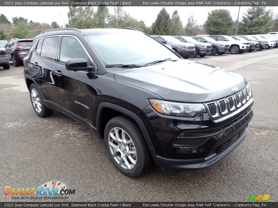 2023 Jeep Compass Latitude Lux 4x4 Diamond Black Crystal Pearl / Black Photo #7