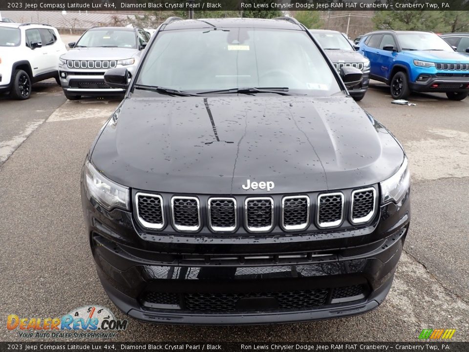 2023 Jeep Compass Latitude Lux 4x4 Diamond Black Crystal Pearl / Black Photo #8