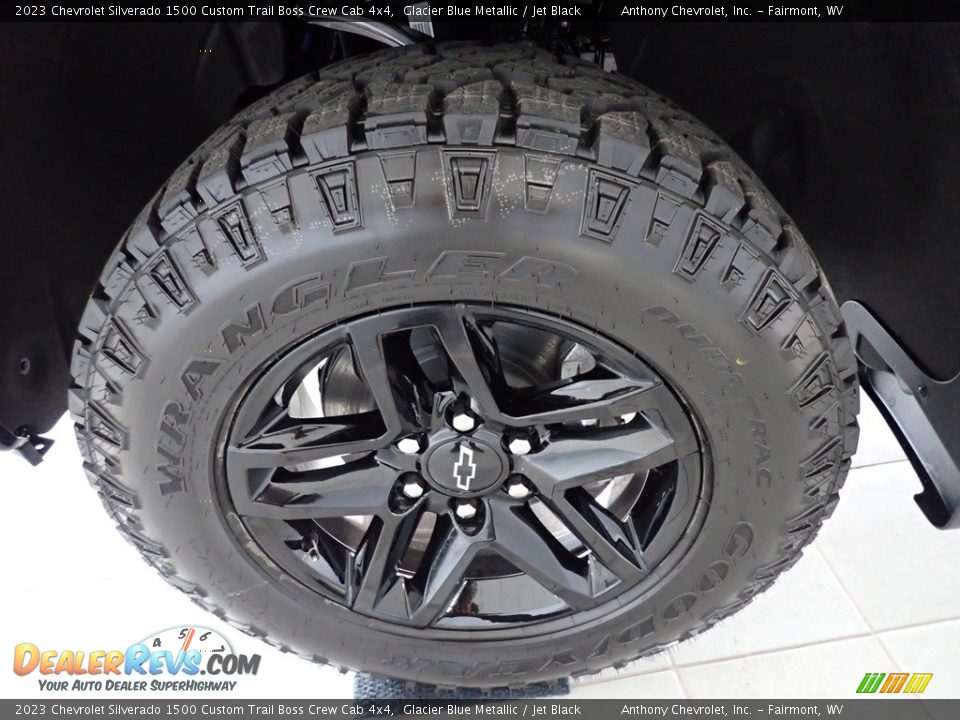 2023 Chevrolet Silverado 1500 Custom Trail Boss Crew Cab 4x4 Glacier Blue Metallic / Jet Black Photo #9