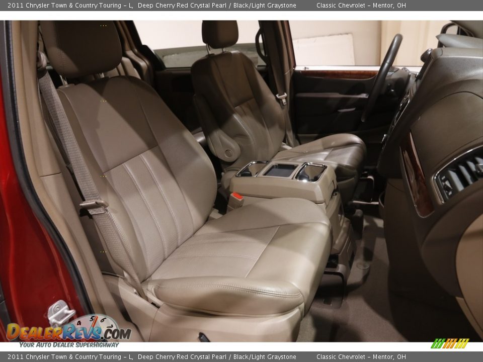 2011 Chrysler Town & Country Touring - L Deep Cherry Red Crystal Pearl / Black/Light Graystone Photo #17
