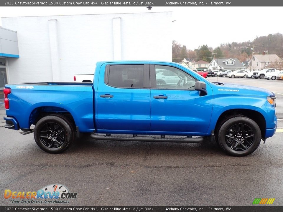 2023 Chevrolet Silverado 1500 Custom Crew Cab 4x4 Glacier Blue Metallic / Jet Black Photo #2