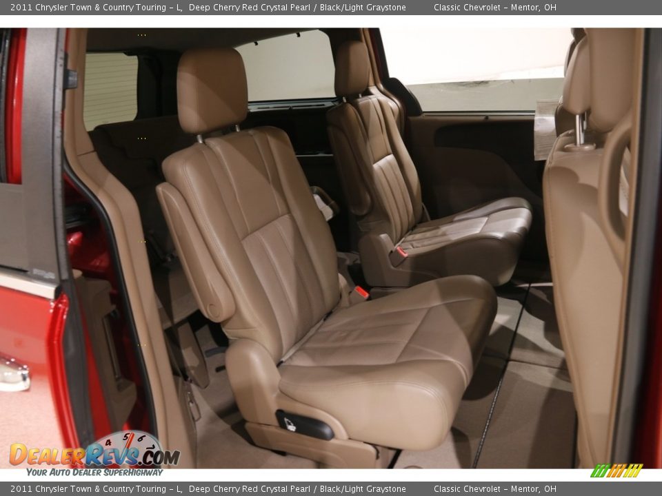 2011 Chrysler Town & Country Touring - L Deep Cherry Red Crystal Pearl / Black/Light Graystone Photo #18