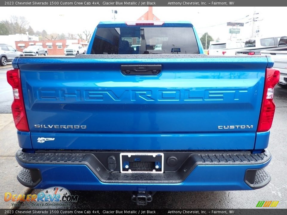 2023 Chevrolet Silverado 1500 Custom Crew Cab 4x4 Glacier Blue Metallic / Jet Black Photo #4