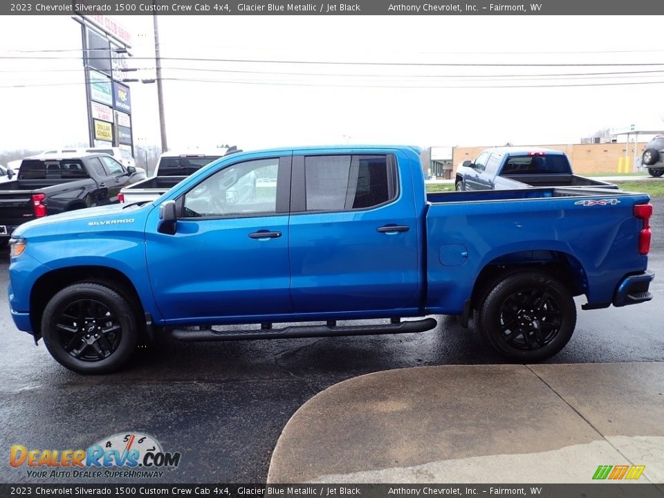 2023 Chevrolet Silverado 1500 Custom Crew Cab 4x4 Glacier Blue Metallic / Jet Black Photo #7