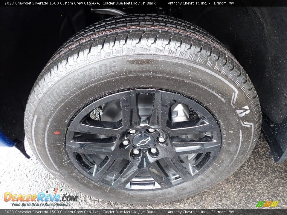 2023 Chevrolet Silverado 1500 Custom Crew Cab 4x4 Glacier Blue Metallic / Jet Black Photo #10
