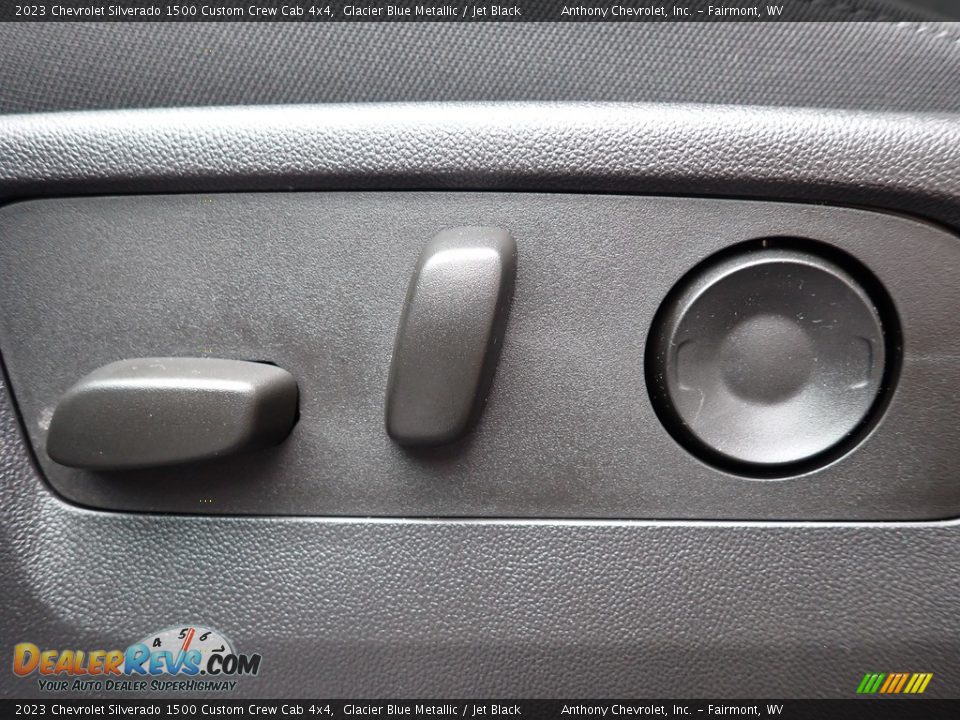 2023 Chevrolet Silverado 1500 Custom Crew Cab 4x4 Glacier Blue Metallic / Jet Black Photo #16
