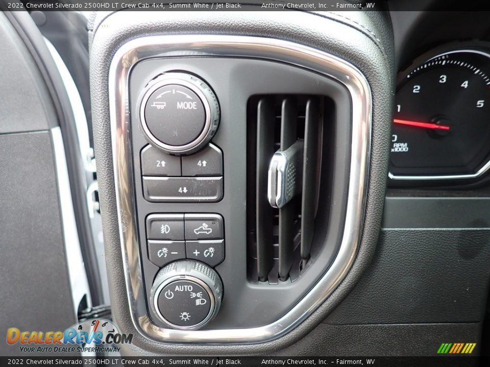2022 Chevrolet Silverado 2500HD LT Crew Cab 4x4 Summit White / Jet Black Photo #17