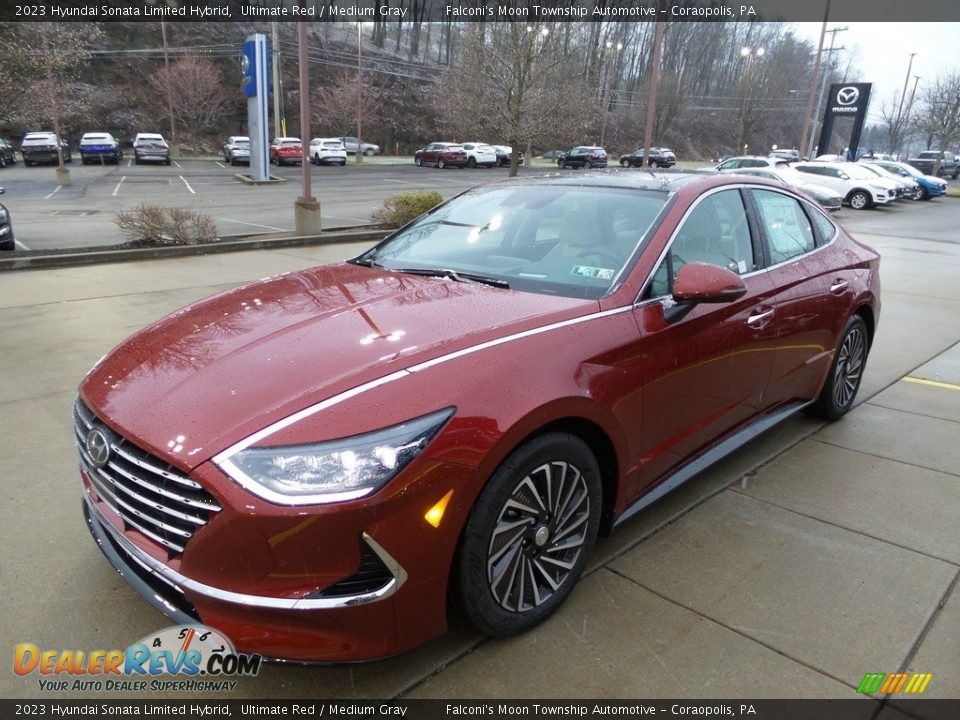 Front 3/4 View of 2023 Hyundai Sonata Limited Hybrid Photo #6