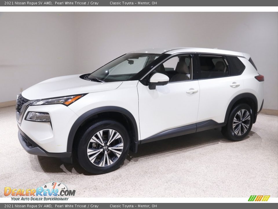 2021 Nissan Rogue SV AWD Pearl White Tricoat / Gray Photo #3