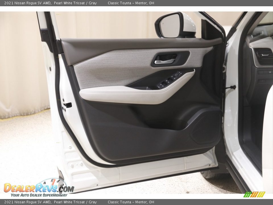 2021 Nissan Rogue SV AWD Pearl White Tricoat / Gray Photo #4