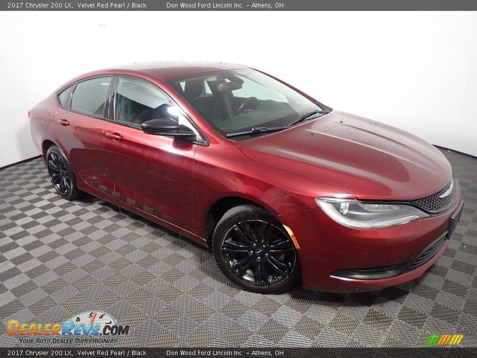 Front 3/4 View of 2017 Chrysler 200 LX Photo #1