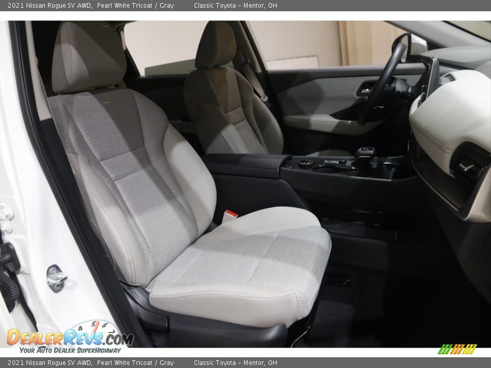 2021 Nissan Rogue SV AWD Pearl White Tricoat / Gray Photo #16