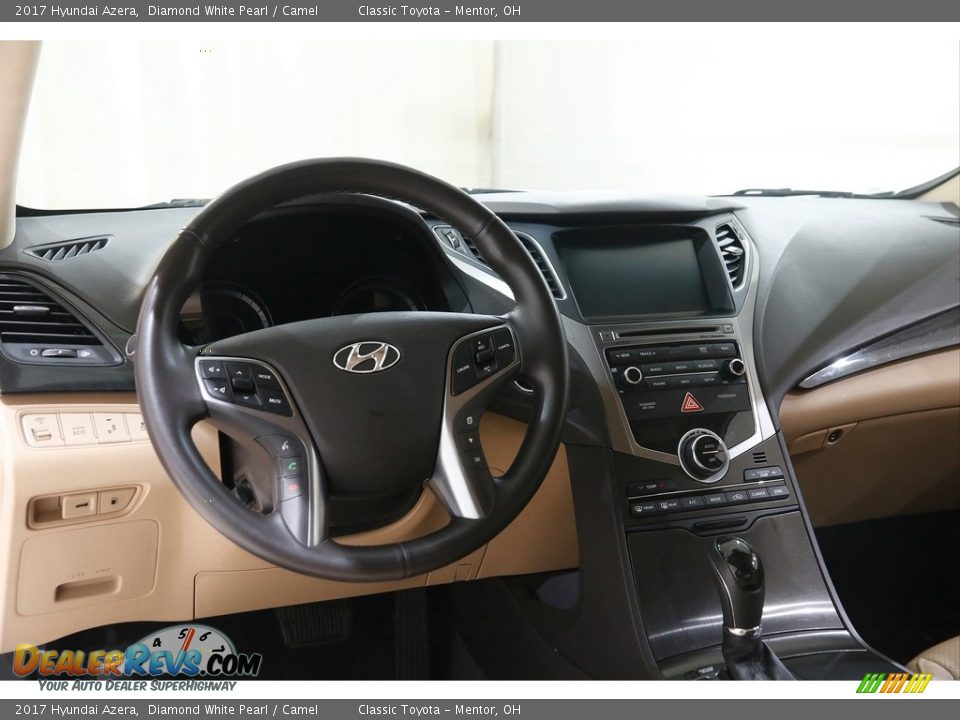 Dashboard of 2017 Hyundai Azera  Photo #6