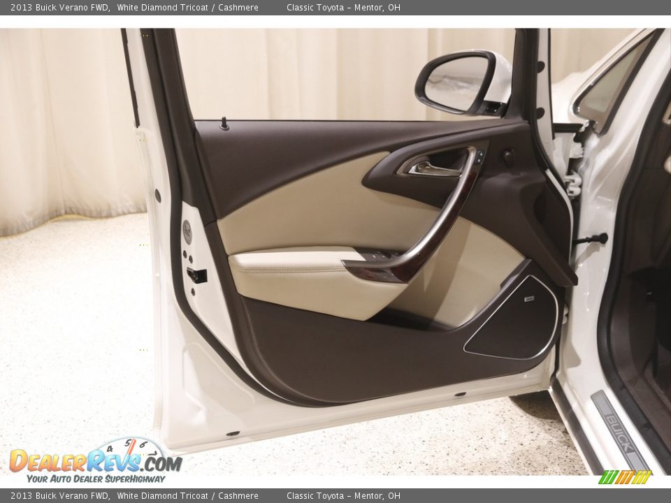 2013 Buick Verano FWD White Diamond Tricoat / Cashmere Photo #4