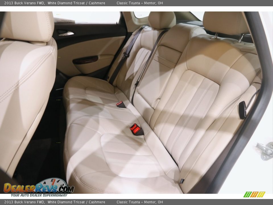 2013 Buick Verano FWD White Diamond Tricoat / Cashmere Photo #17