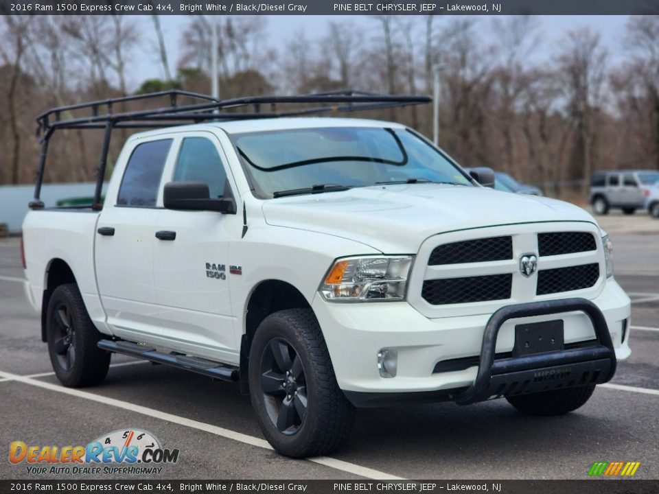 2016 Ram 1500 Express Crew Cab 4x4 Bright White / Black/Diesel Gray Photo #3