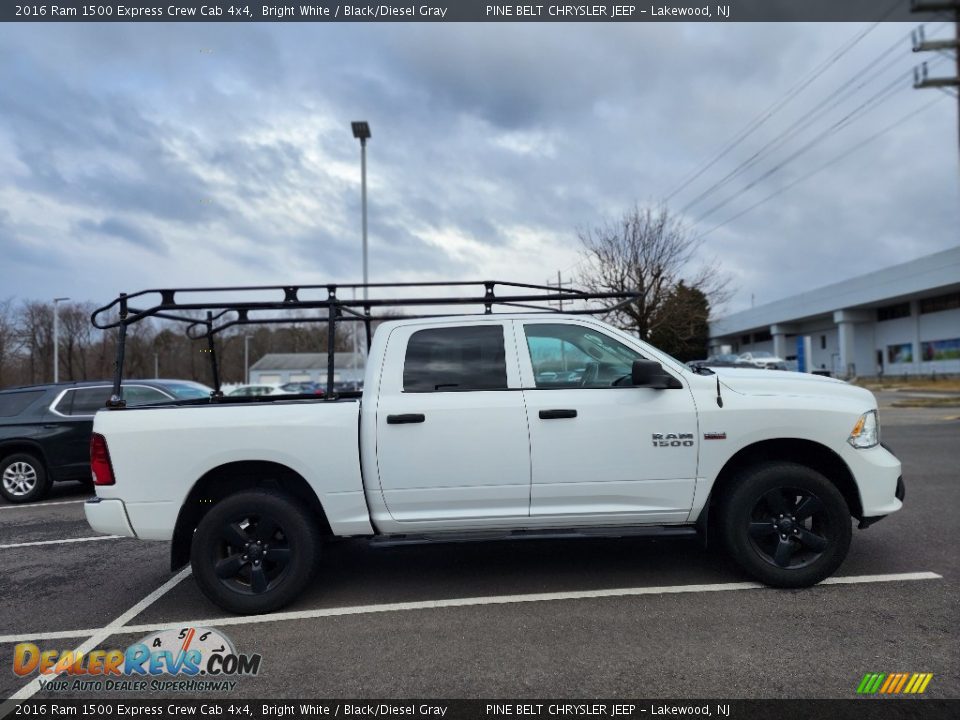 2016 Ram 1500 Express Crew Cab 4x4 Bright White / Black/Diesel Gray Photo #4