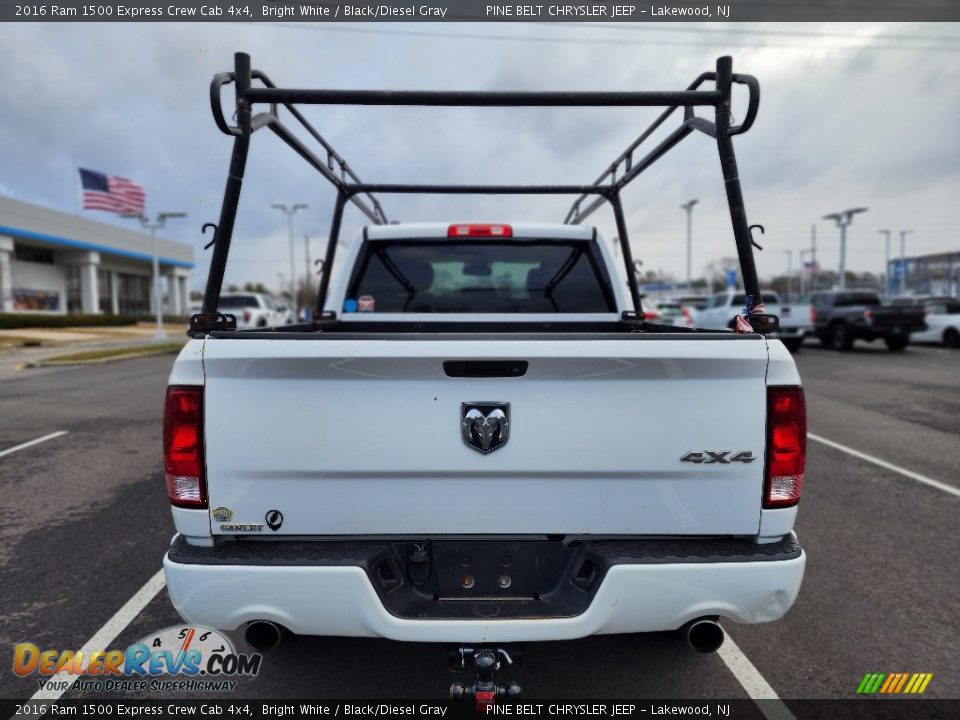 2016 Ram 1500 Express Crew Cab 4x4 Bright White / Black/Diesel Gray Photo #7