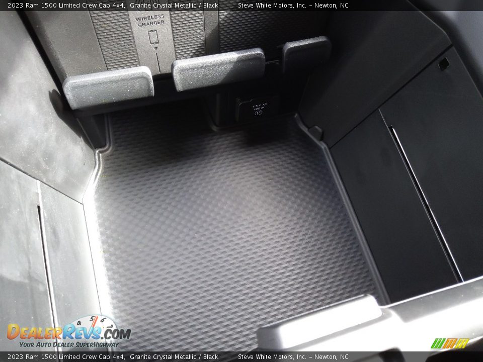 2023 Ram 1500 Limited Crew Cab 4x4 Granite Crystal Metallic / Black Photo #33