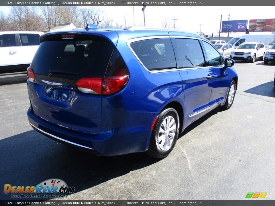 2020 Chrysler Pacifica Touring L Ocean Blue Metallic / Alloy/Black Photo #4