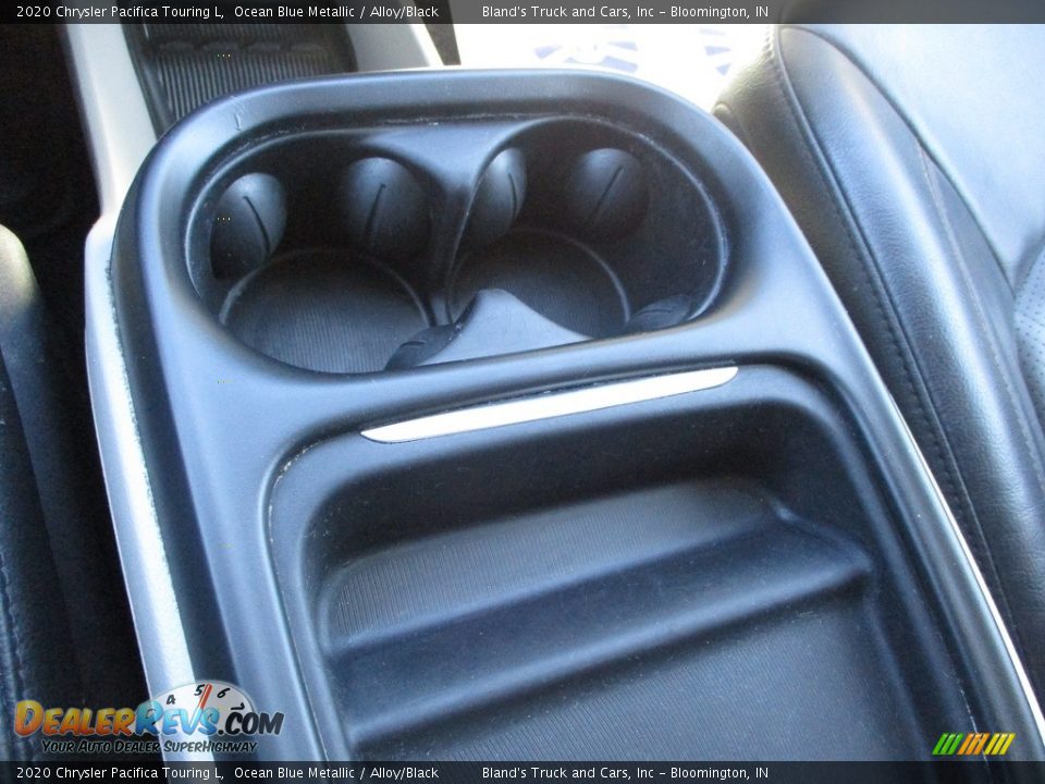 2020 Chrysler Pacifica Touring L Ocean Blue Metallic / Alloy/Black Photo #26