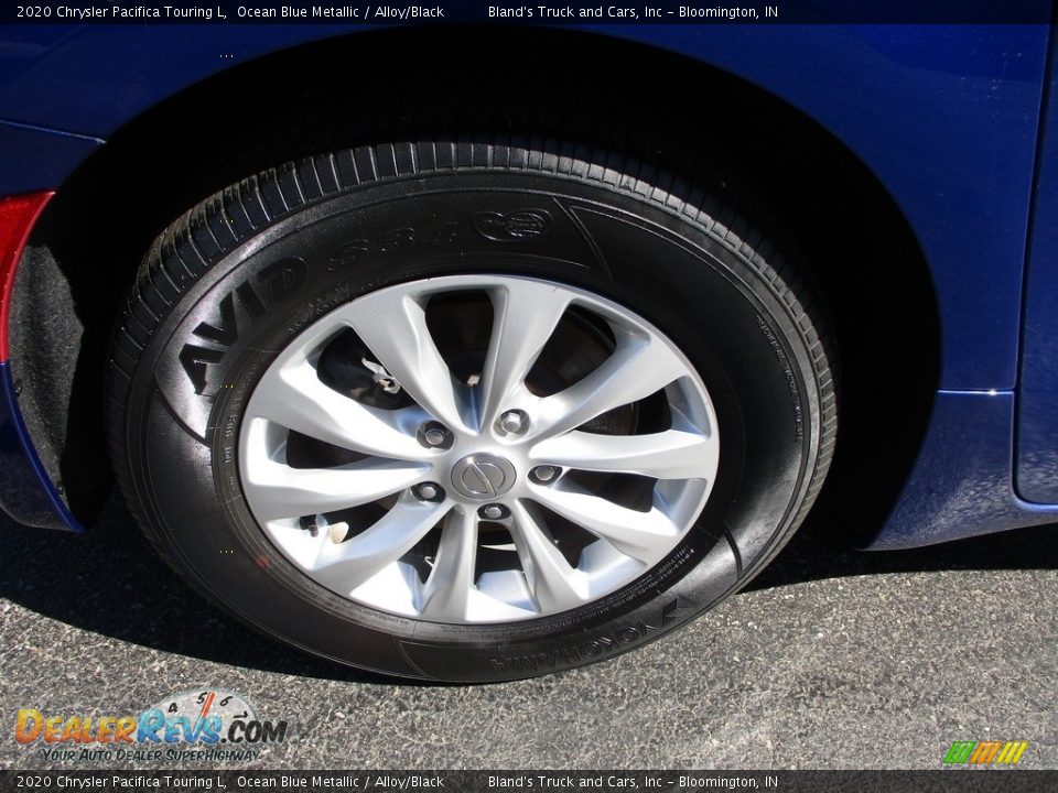 2020 Chrysler Pacifica Touring L Ocean Blue Metallic / Alloy/Black Photo #29