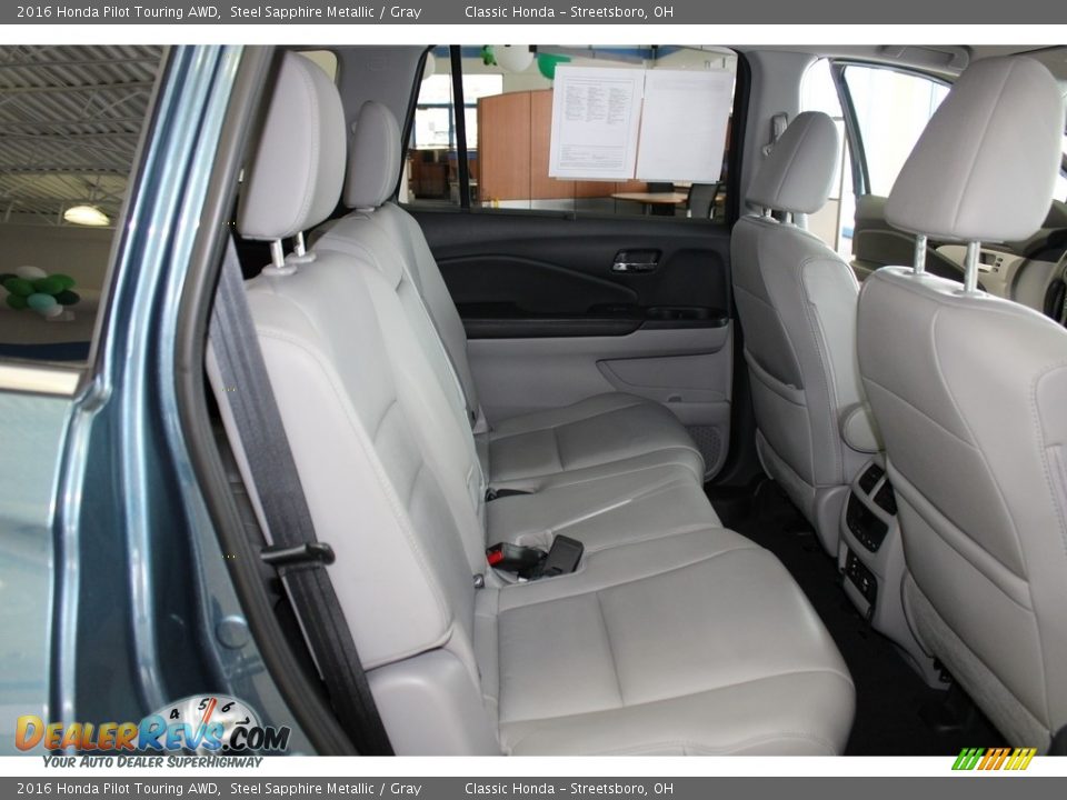 Rear Seat of 2016 Honda Pilot Touring AWD Photo #19