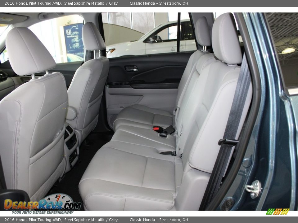 Rear Seat of 2016 Honda Pilot Touring AWD Photo #25