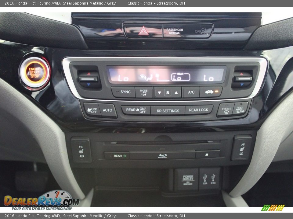 Controls of 2016 Honda Pilot Touring AWD Photo #36